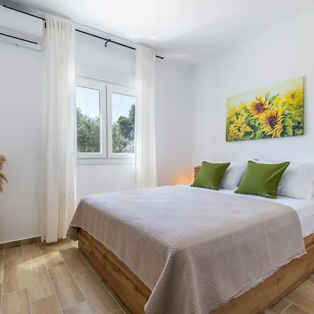 Camellia - Pure Sea View * Στάφυλος